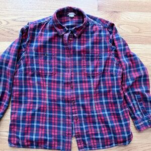 Duluth Trading Co Red and Navy Plaid Button-Down Shirt